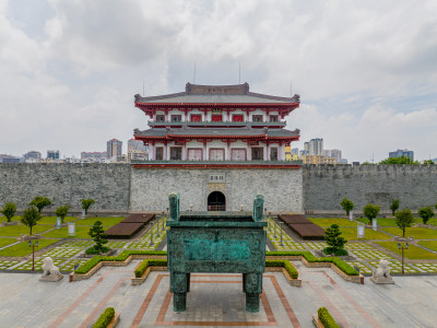 航拍夏季白天广东揭阳著名景点揭阳楼风光