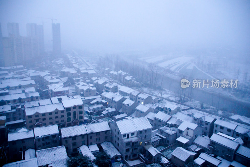 雪后清晨的城市