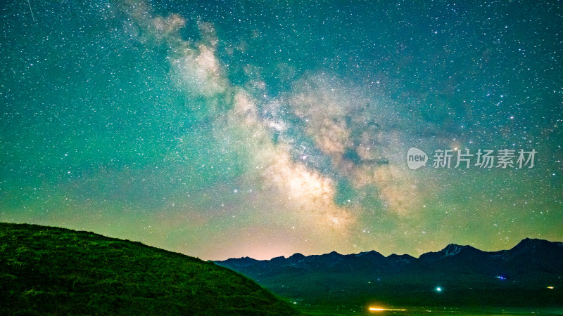 新疆空中草原星空银河