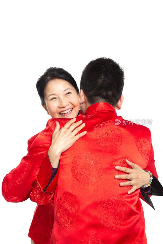 棚拍中国新年唐装男人拥抱母亲
