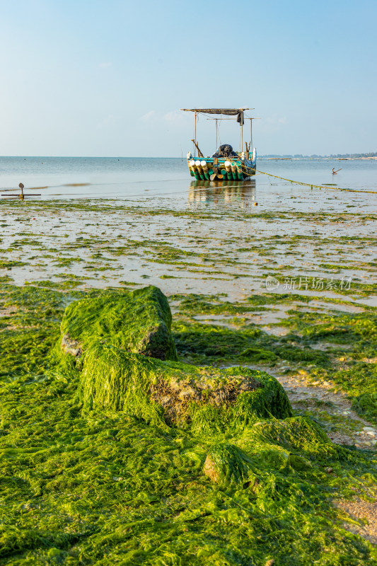 海边小船