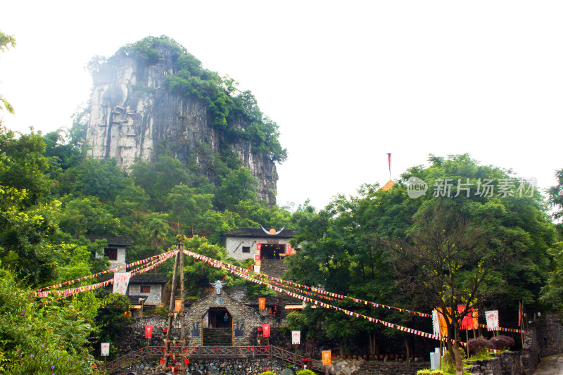 山峰云雾喀斯特风景自然户外