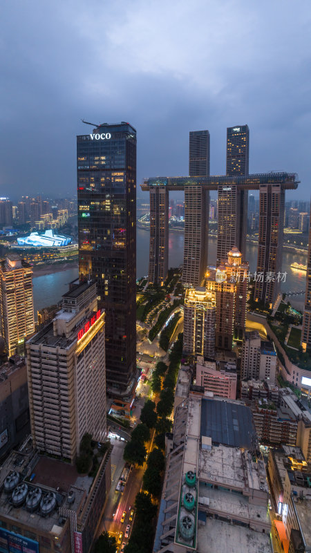 重庆朝天门来福士办公楼商场日落夜景航拍