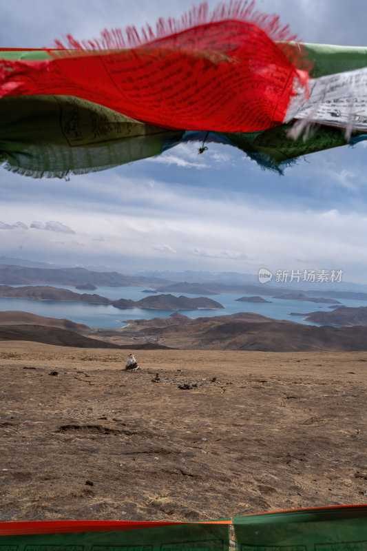 西藏山南羊卓雍措圣湖神湖蓝色藏地圣湖雪山