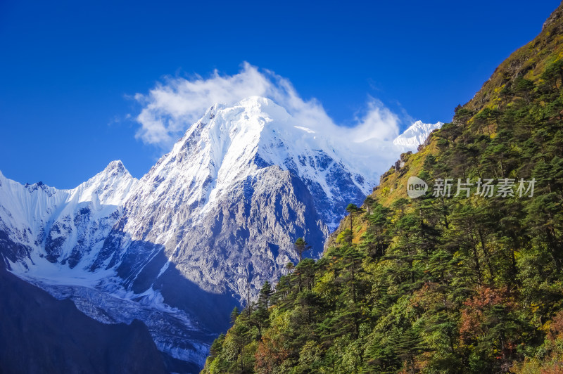 梅里雪山北破雪山自然风景