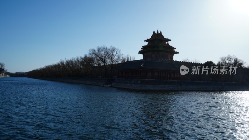 北京故宫角楼河畔景致