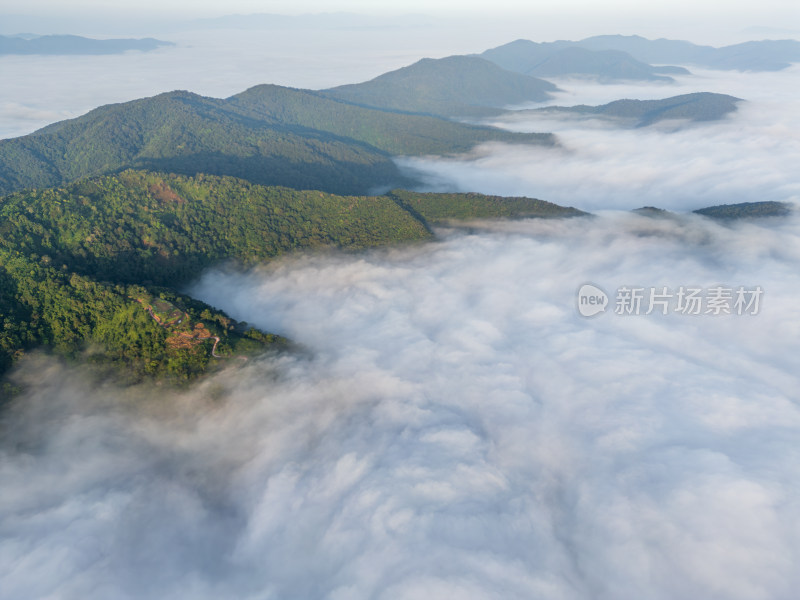 航拍云海山峦