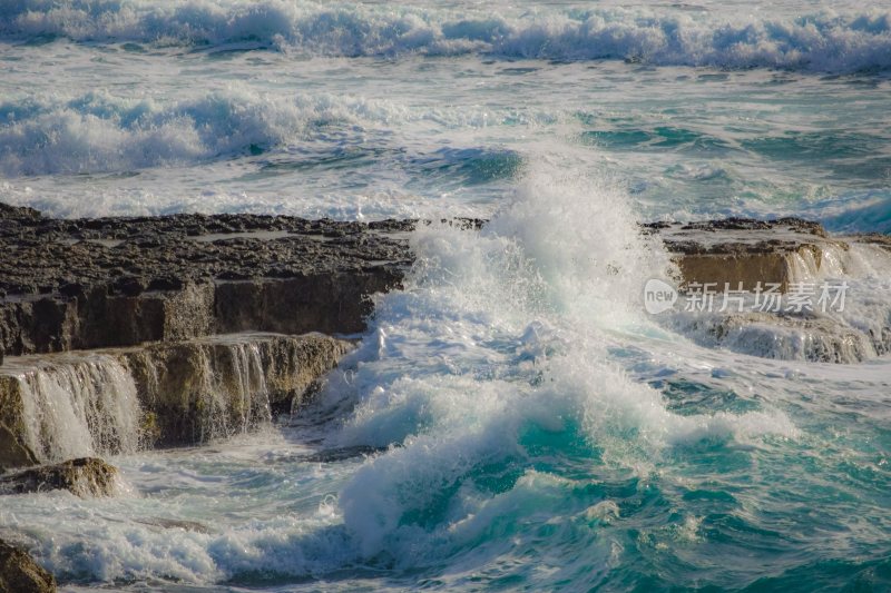 大海海浪波涛汹涌浪花巨浪