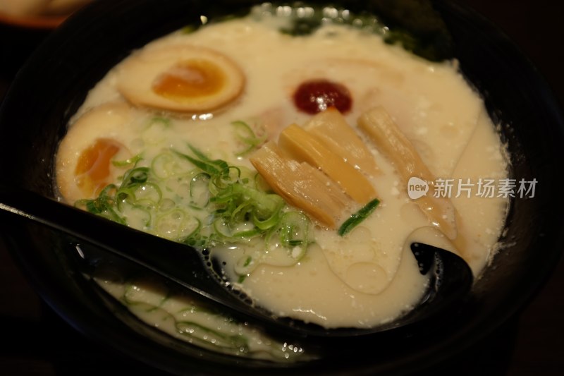 日式豚骨拉面特写