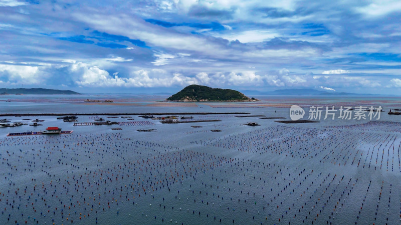 渔民海上海鲜养殖水产航拍图