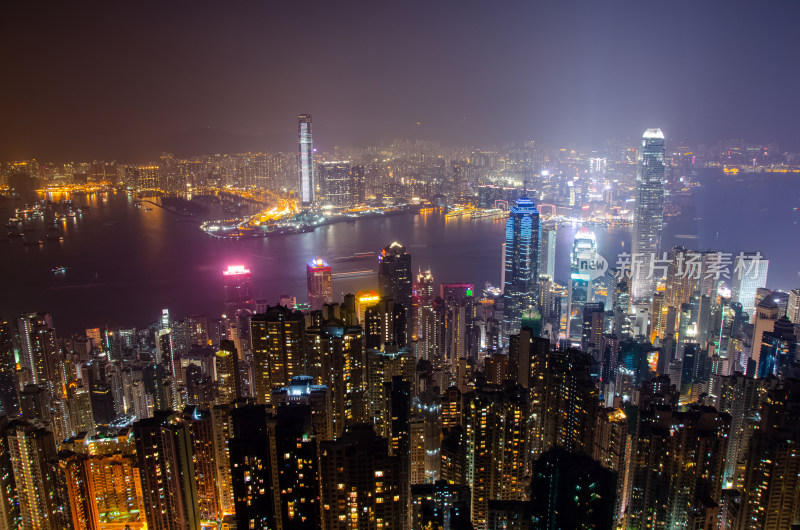 香港太平山俯拍维多利亚港中环摩天大楼夜景