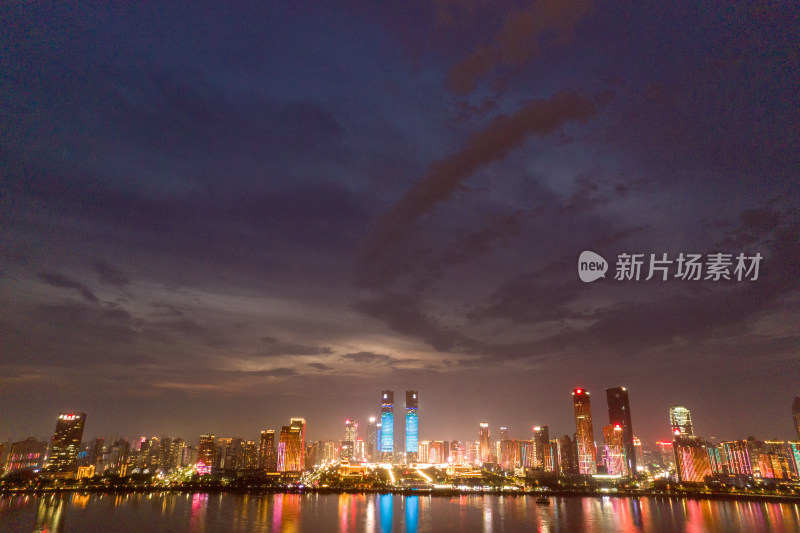 江西南昌赣江两岸夜景灯光航拍图