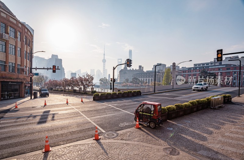 上海城市街道交通场景