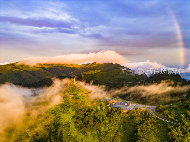 高山云海自然风光航拍摄影图