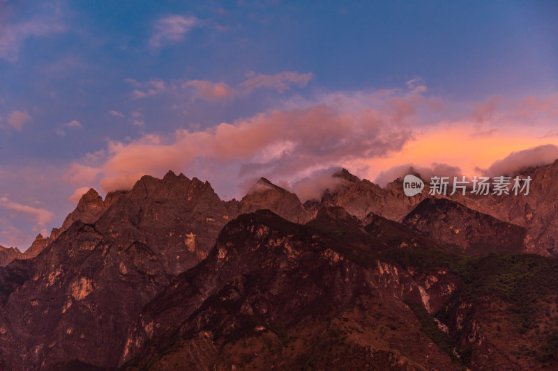 丽江虎跳峡高路徒步线