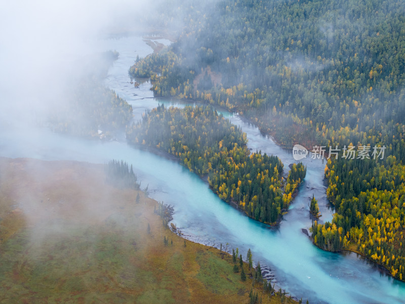 航拍新疆喀纳斯秋景