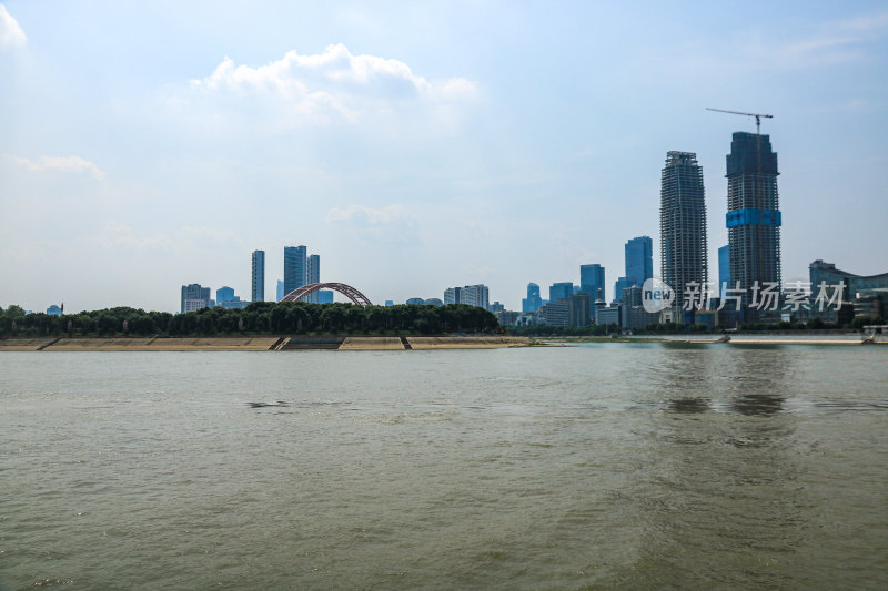 湖北武汉长江江滩沿线风景