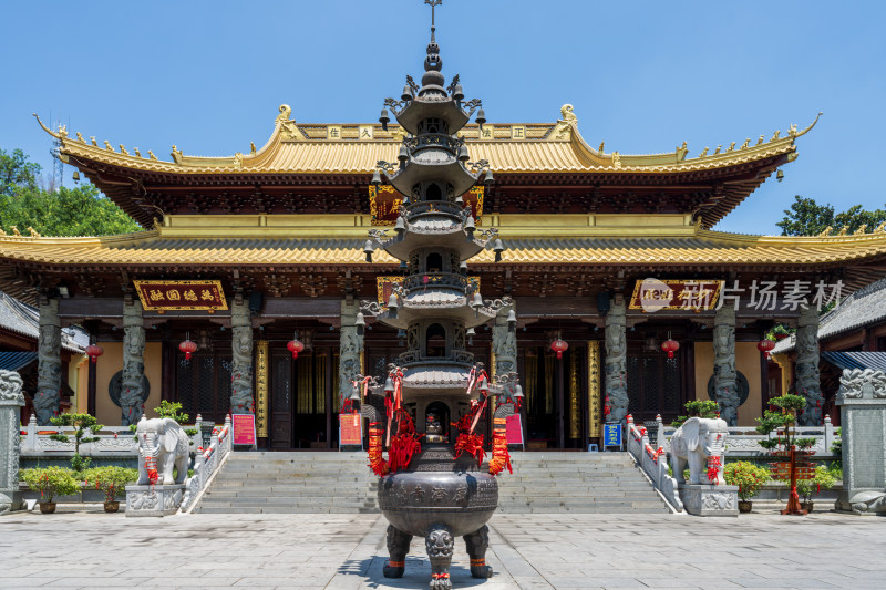 夏季白天安徽芜湖广济寺寺庙建筑