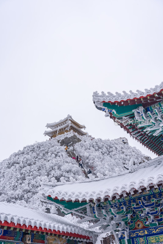 河南老君山冬季大雪古建筑航拍