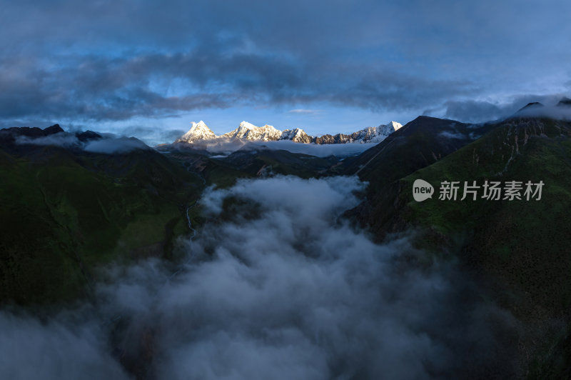 西藏山南洛扎秘境库拉岗日白马林措航拍