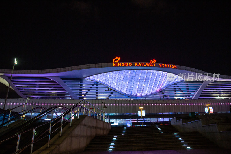 宁波高铁站夜景