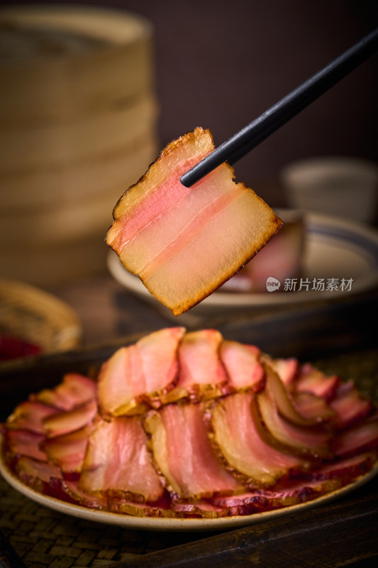 实拍烟熏川味腊肉腊猪肉