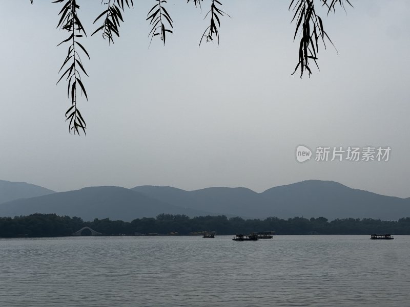 夏日北京颐和园昆明湖旅游景色