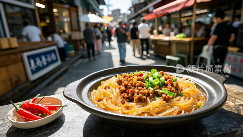 热气腾腾砂锅肉末粉丝