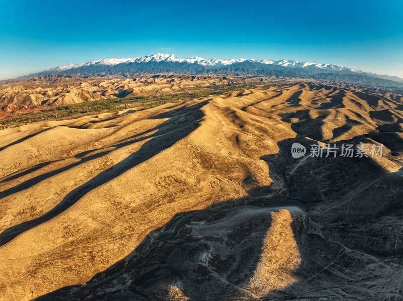 新疆百里丹霞风景区