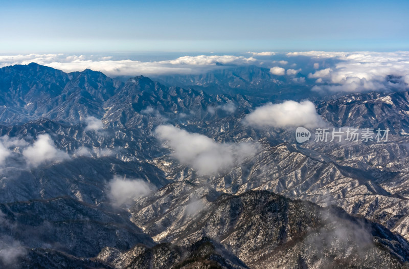 山脉大雪云海航拍辽阔高远壮观背景自然风景