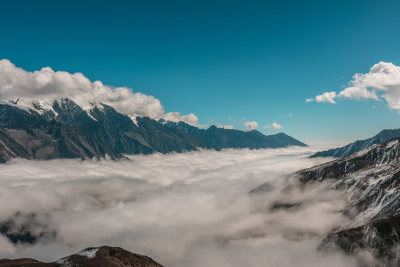 贡嘎雪山云海