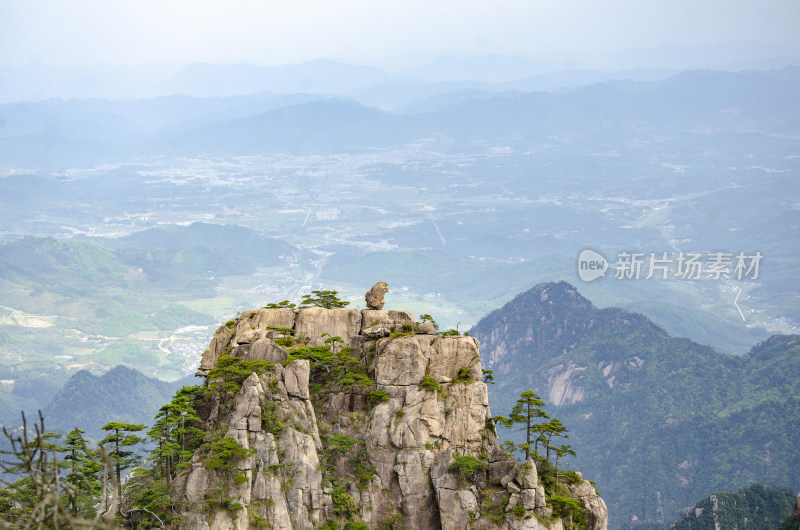 黄山松崖绝壁 猴子观海 险峻山峦 峰峦叠嶂