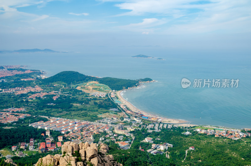 青岛崂山仰口景区，登高远望海岸曲折