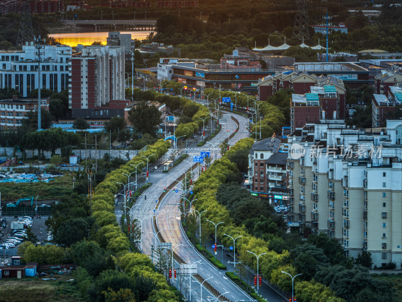 宁静街景城市道路旁的居住风光