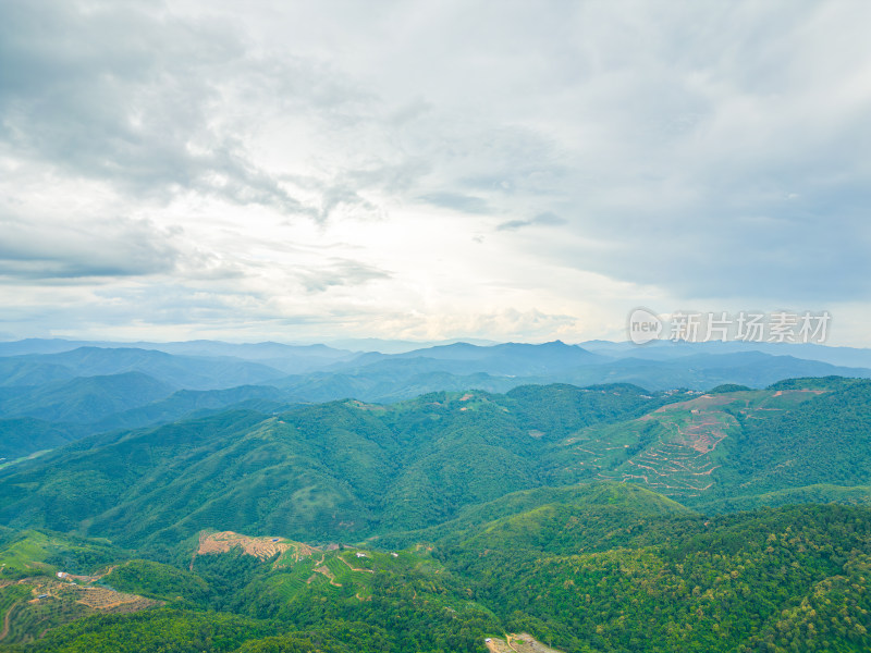 高山草甸山脉户外风光航拍视角