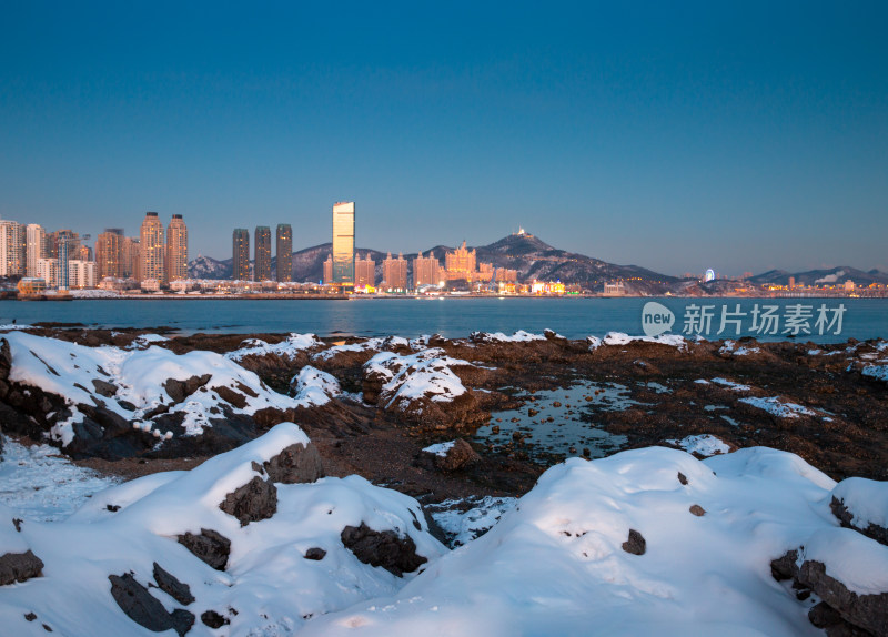 大雪后的黑石礁和星海湾夜景