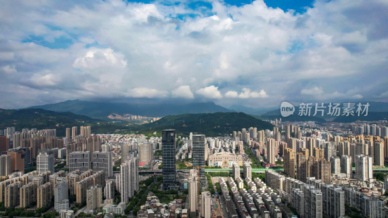 福建龙岩城市大景蓝天白云航拍