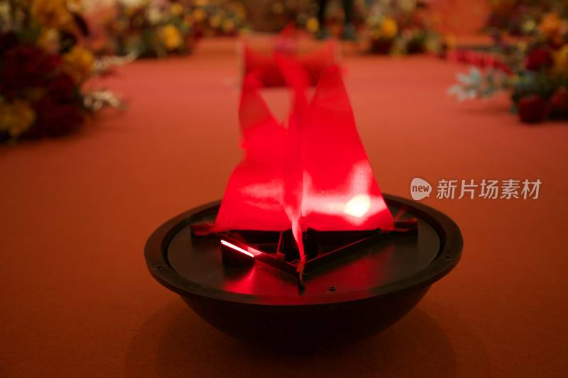 红色灯光装置特写