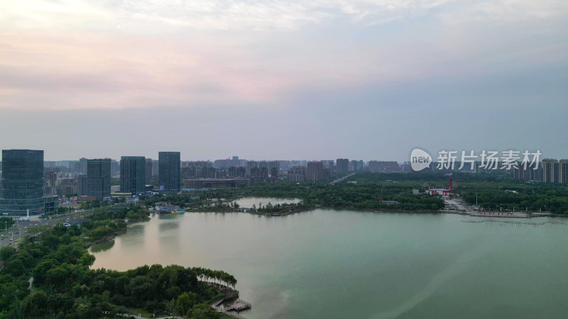 航拍河南商丘市日月湖景区