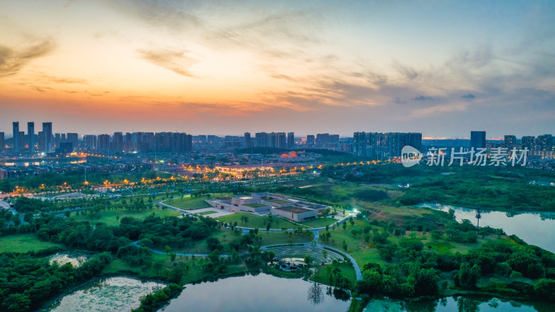 夕阳下的武汉府河