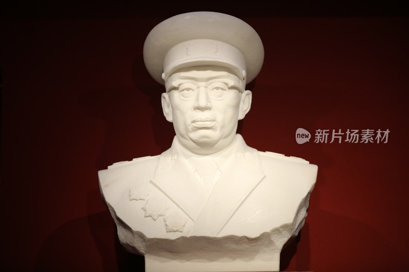 衡阳党史馆罗荣桓雕像