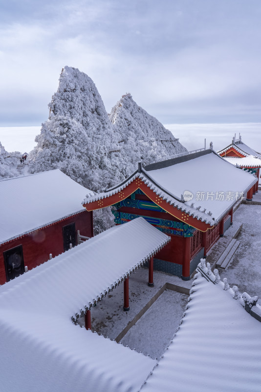 河南老君山冬季大雪古建筑航拍