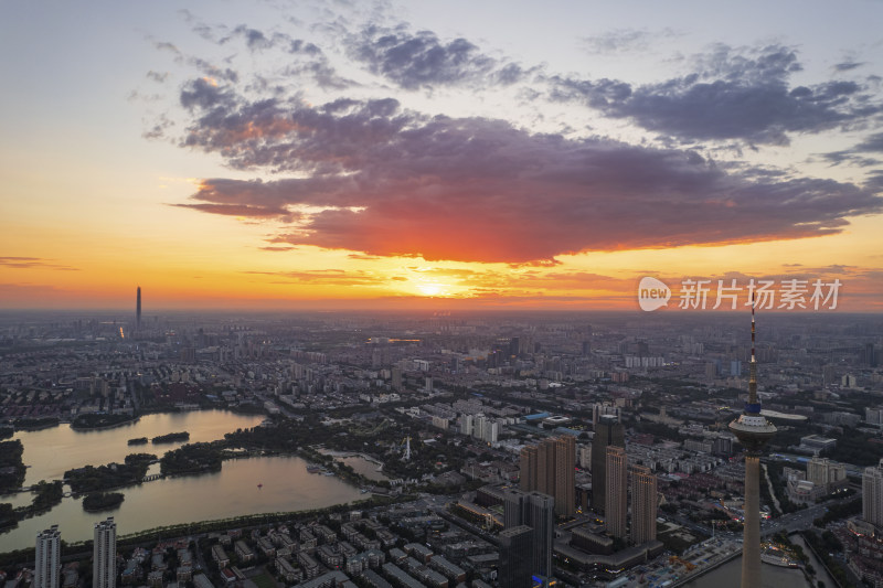 天津天塔湖水上公园景区城市日落晚霞风光