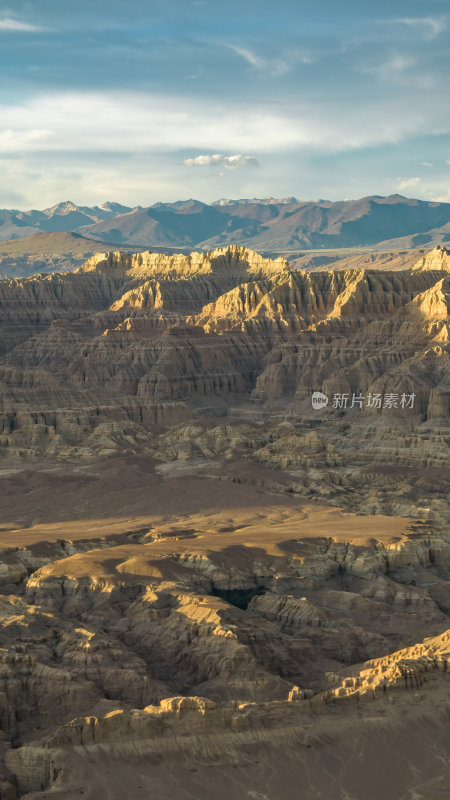 西藏阿里地区古格王朝文化遗迹日落高空航拍