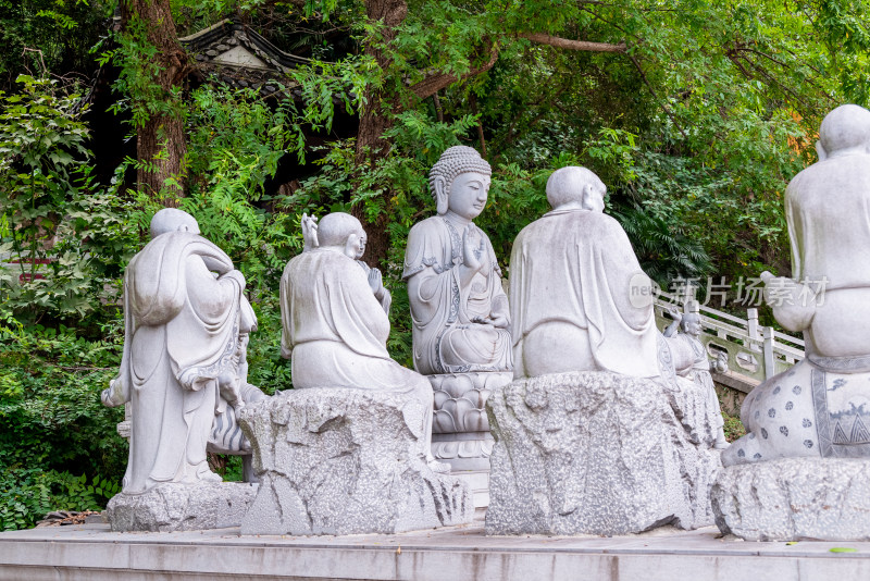 镇江焦山风景区摩崖石刻佛像