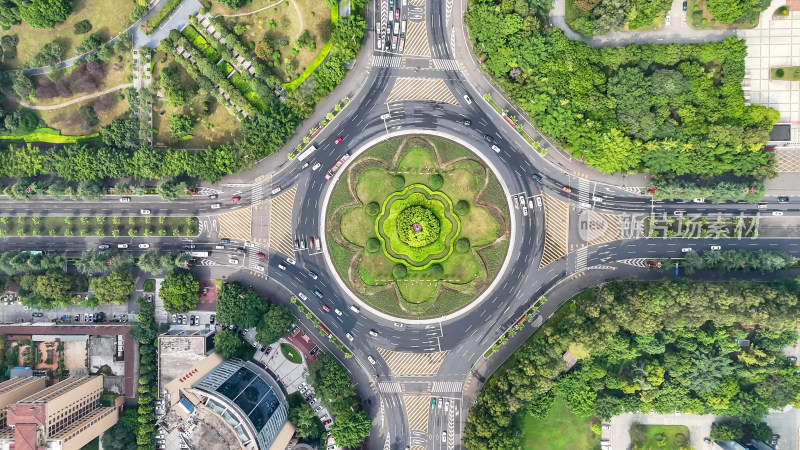 城市绿化植物眉山交通转盘航拍图