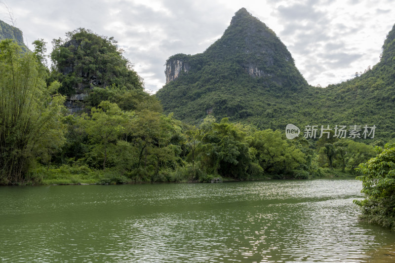 阳朔遇龙河风光