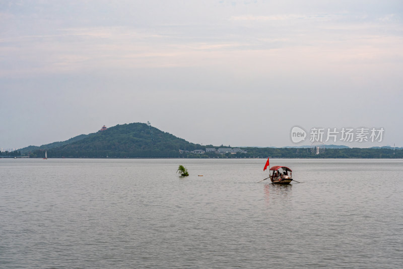 武汉东湖风景区东湖听涛湖泊水域游船