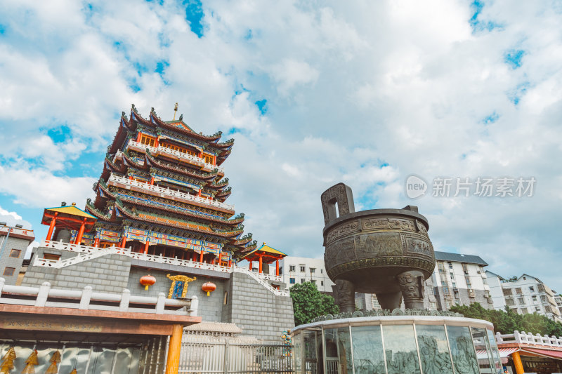 广西柳州西来寺庙宇楼阁大鼎