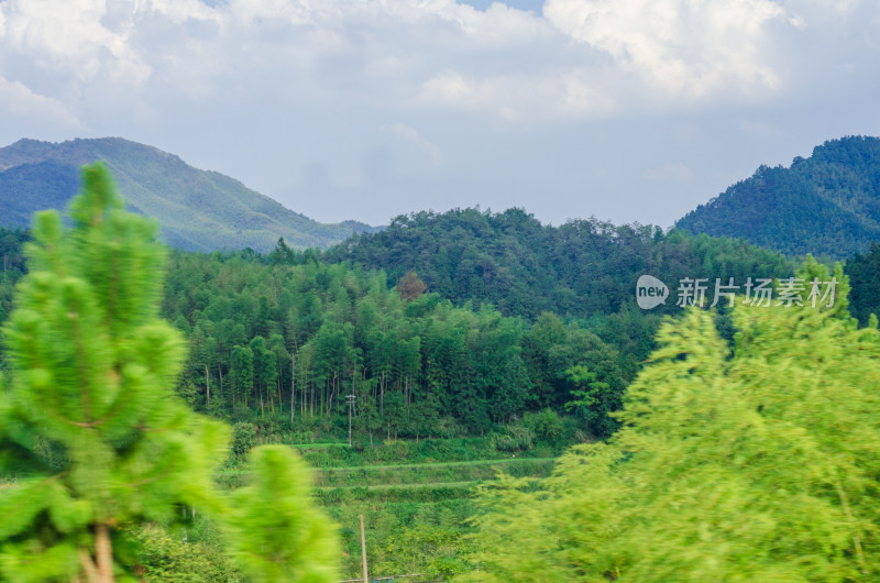 安徽宣城市蓝天白云山区旅途自然风景